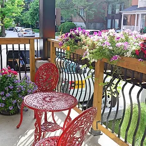 Downtown Executive Retreat With Private Balcony Near Bank Street - Sleep Max 2 Ottawa